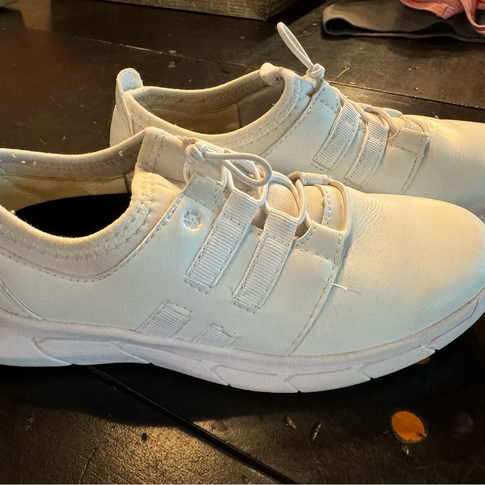 White Dr. Scholl’s Work Comfort sneakers